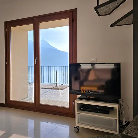 Amazing View With Pool And 2 Terraces, Modern Urio, By Stayhere-lakecomo *